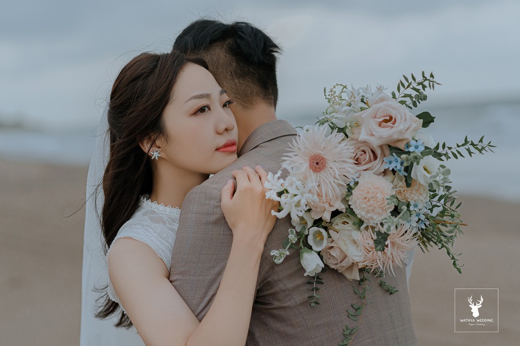 拍婚紗姿勢:擁抱
